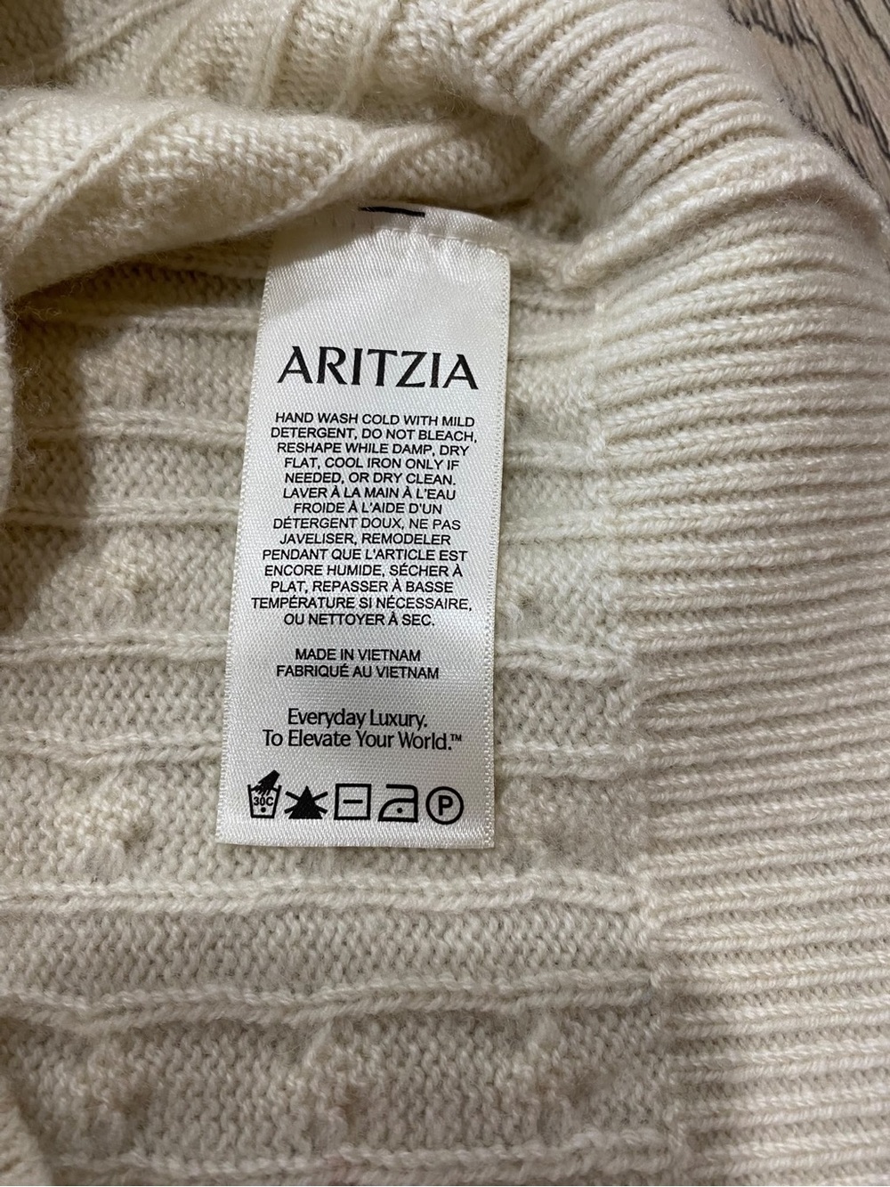 Aritzia Bloor Wool Cashmere Cable Knit Sweater Seaside Cream Small - Picture 13 of 15